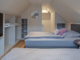 Schlafzimmer 4