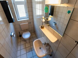 Das Gäste-WC im Erdgeschoss