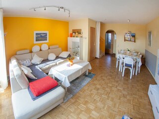 Rundumblick Wohnen/Essen ab Terrasse