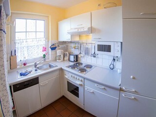 Separate Küche - komplett ausgestattet