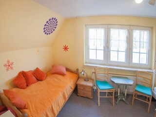 Schalfraum 2 - einmal links das Einzelbett...