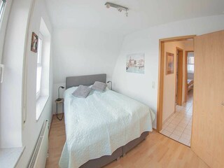 Schlafraum 1 mit Boxspringbett