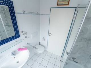 Geräumiger Waschplatz