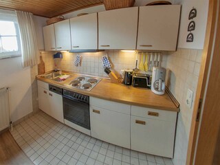 Küchenzeile komplett ausgestattet