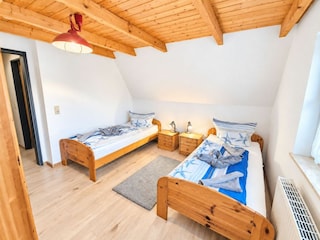 Schlafzimmer 2