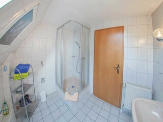 Perspektive 2 Fensterduschbad