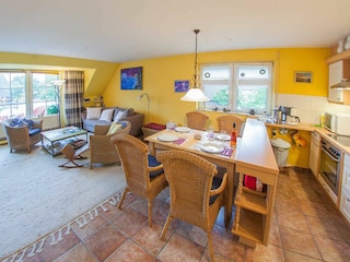 Essbereich mit offener Küche