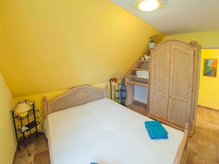 Genügend Stauraum im Schlafzimmer