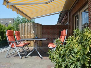 Terrasse mit Möblierung