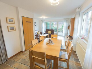 Essbereich vor der separat gelegenen Küche