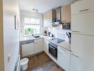 Separate komplett ausgestattete Küche