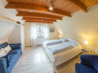 Weitere Perspektive Schlafraum 1