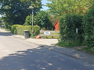 Sielstraße - rechts Einfahrt zum Dangaster Nest - Apartment Jan