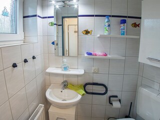 Separates Gäste-WC im Eingangsbereich
