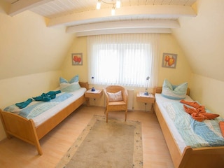 Schlafraum 2 mit 2 Einzelbetten