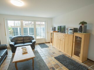 Wohnbereich - Blick zur Terrasse