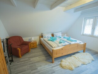 Weitere Perspektive Schlafraum 1