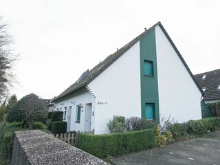 Reihenhausanlage Hollwert 39 - Haus Hübner 39e mit Stellplatz direkt davor