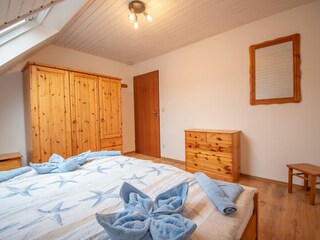 Schlafzimmer 1 - viel Platz