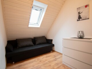 Durchgang Flur mit Schlafcouch 140x200