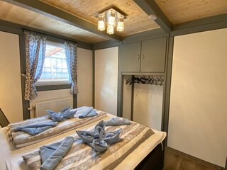 Schlafraum 1 - mit Schrankkombi