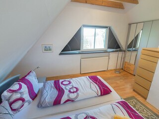 Schlafzimmer 1 - viel Platz