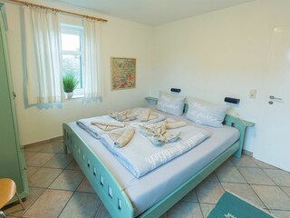 Das Schlafzimmer mit Doppelbett