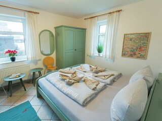 Viel Platz für 2 Personen im Schlafzimmer