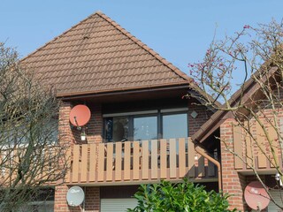 Rückseitig ihr Balkon