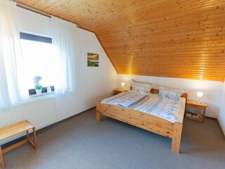 Das Schlafzimmer mit Doppelbett
