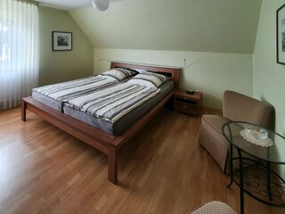 Schlafzimmer 2