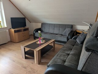 Wohnzimmer mit Fernseher