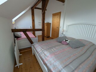 Schlafzimmer 2