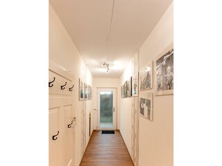 Haustür mit Flurbereich