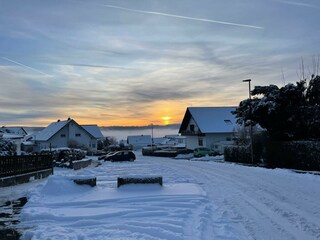 Anliegerstraße mit Schnee