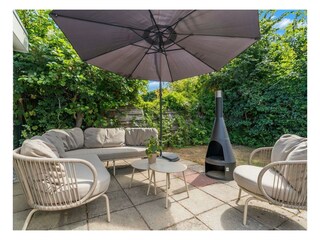 Lounge-Ecke mit Grill