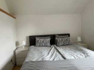 FeWo Schlafzimmer mit französischem Bett 1