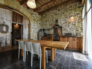 Farmhouse Terrou Features 27