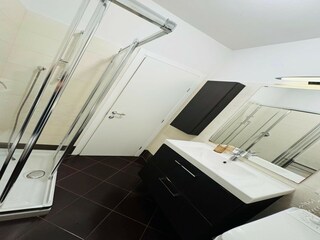 Apartment Ledrosee Features 30