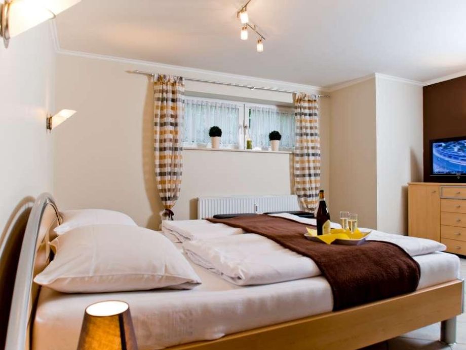 Schlafzimmer gemütlich machen ~ dayoop.com