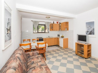 Apartment Molunat Features 6