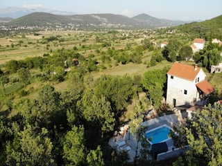 Holiday house Dicmo  14