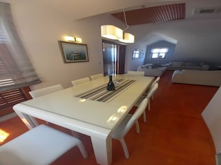 Apartment Postira Features 3