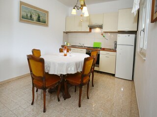 Apartment Splitska Features 18