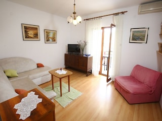 Apartment Splitska Features 12