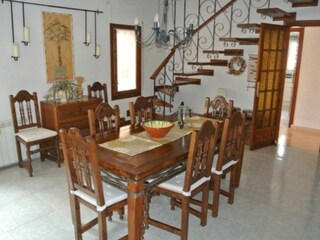 Essbereich mit  Treppenaufgang