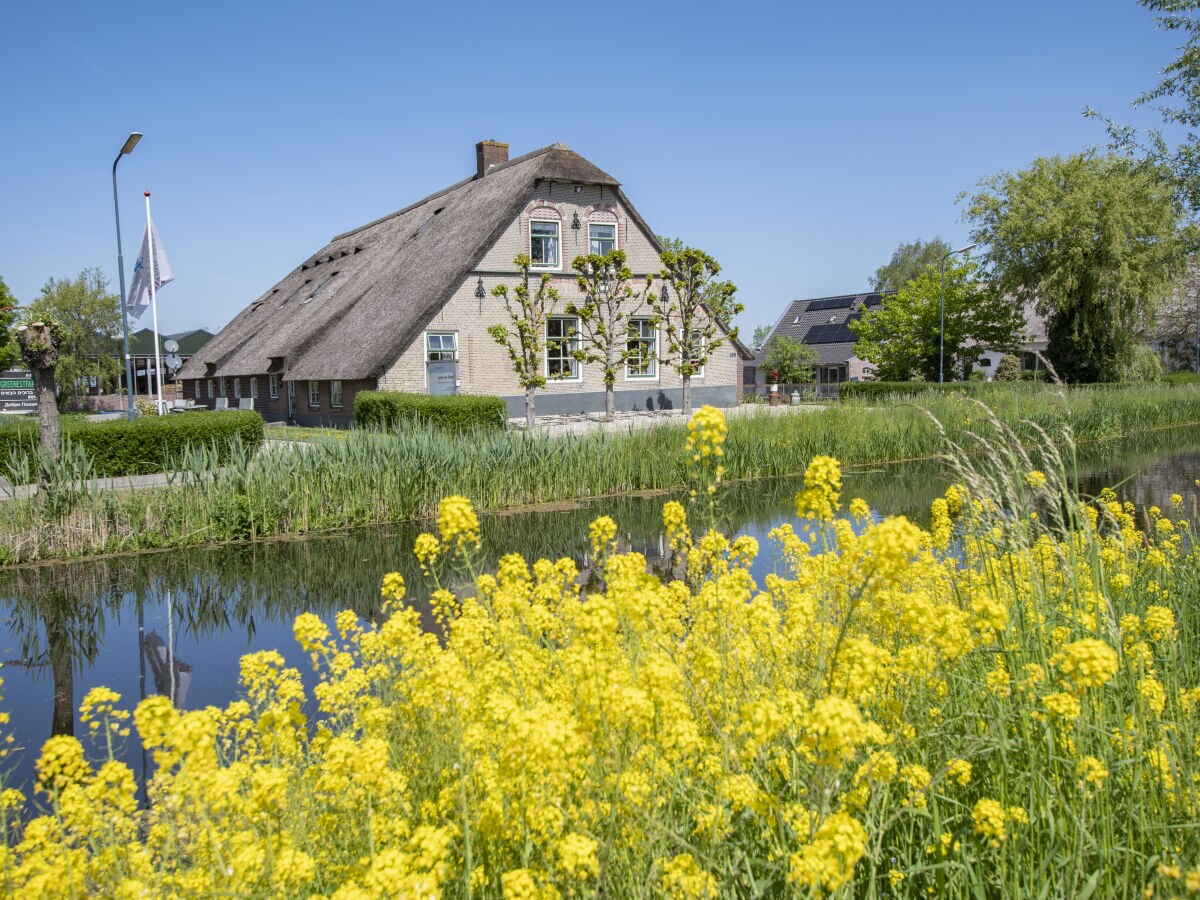 Farmhouse Polsbroek Outdoor Recording 1