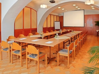 Business-Center_mit_Blick_in_den_Raum