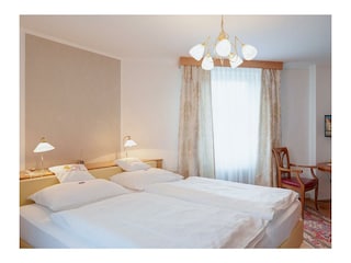 20200620_zimmer_hdr_0193_low