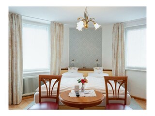 20200620_zimmer_hdr_0173_low